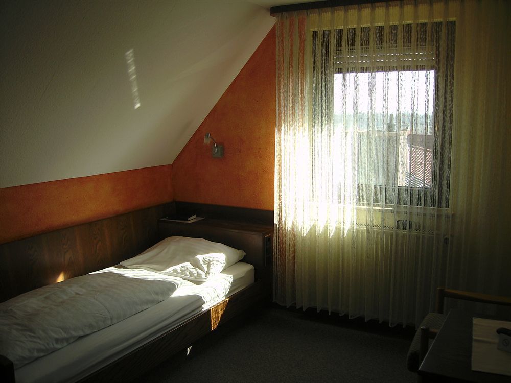Gasthof Hotel Zum Ross Вертгейм Экстерьер фото