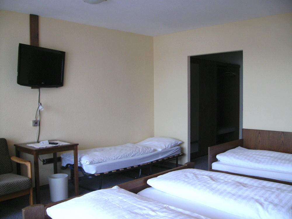 Gasthof Hotel Zum Ross Вертгейм Экстерьер фото