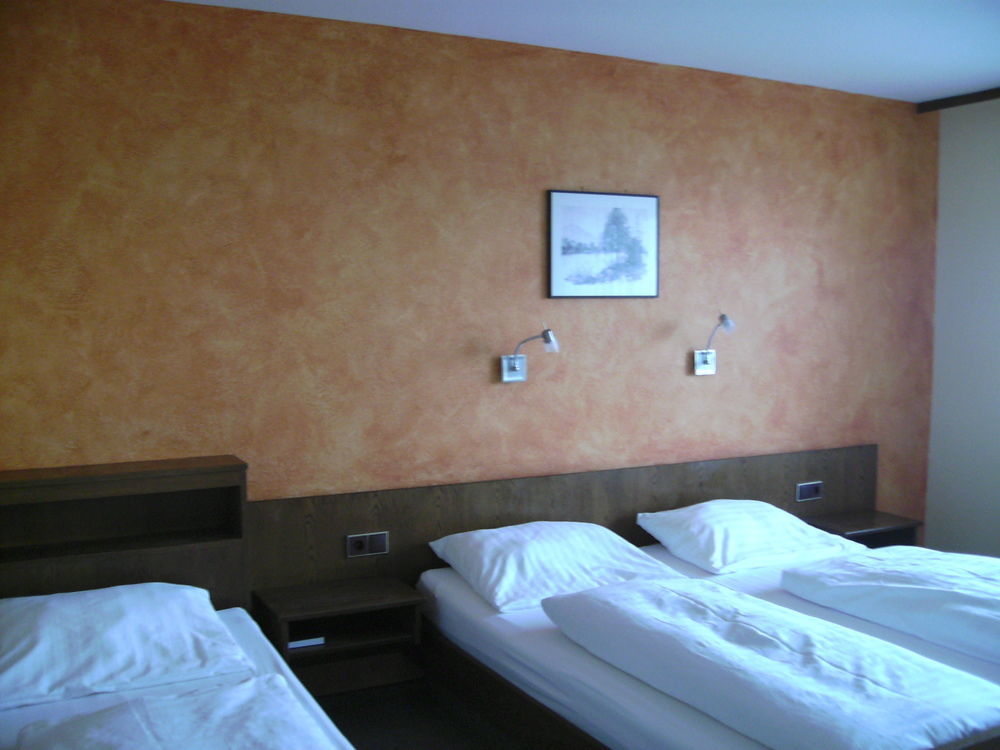 Gasthof Hotel Zum Ross Вертгейм Экстерьер фото