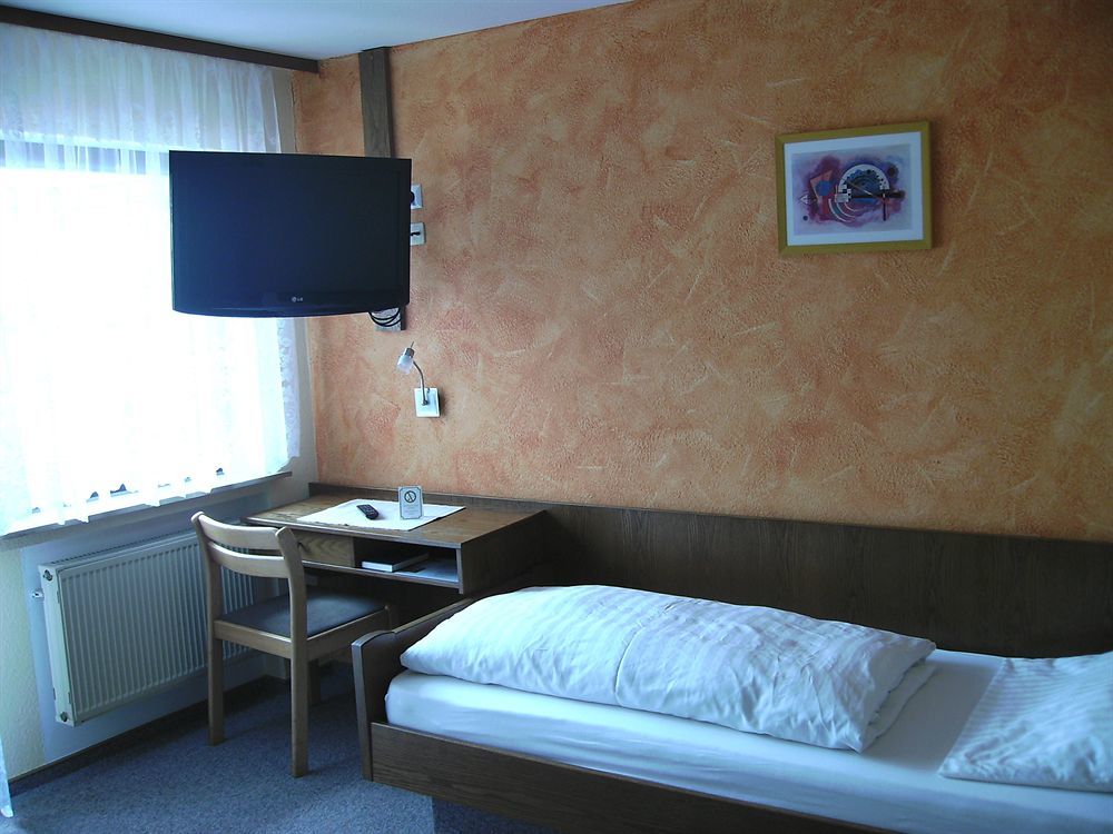 Gasthof Hotel Zum Ross Вертгейм Экстерьер фото