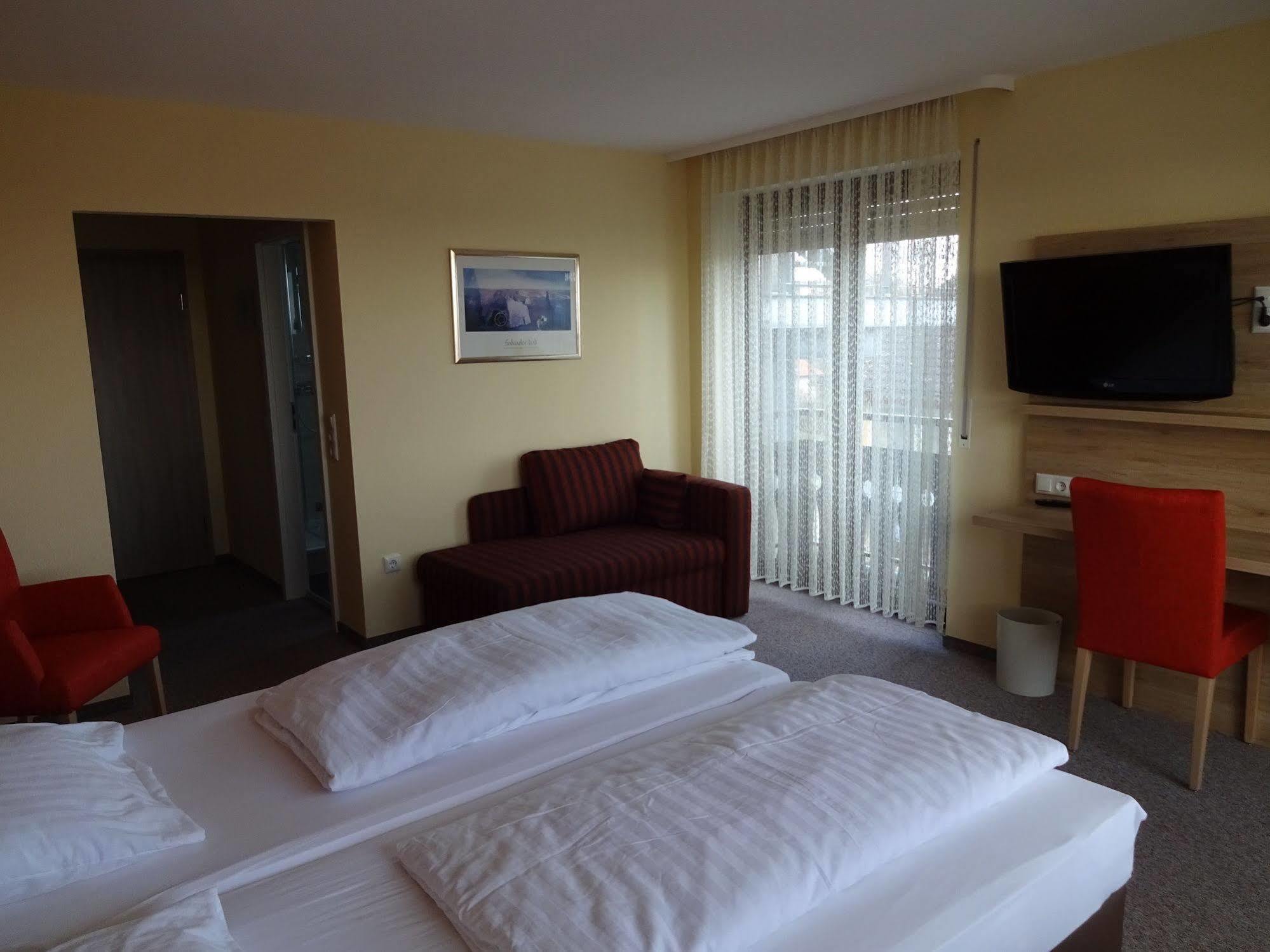 Gasthof Hotel Zum Ross Вертгейм Экстерьер фото