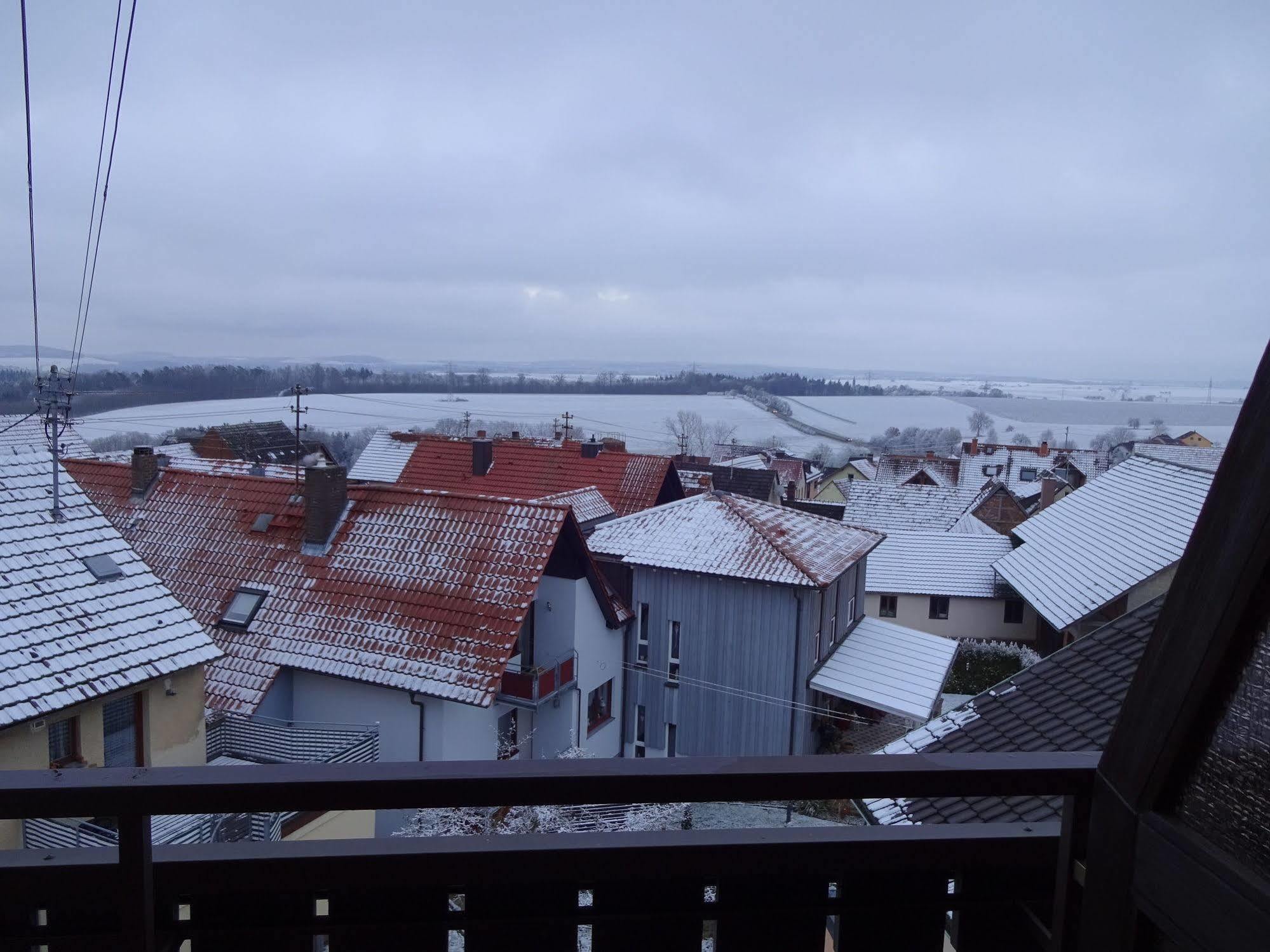 Gasthof Hotel Zum Ross Вертгейм Экстерьер фото
