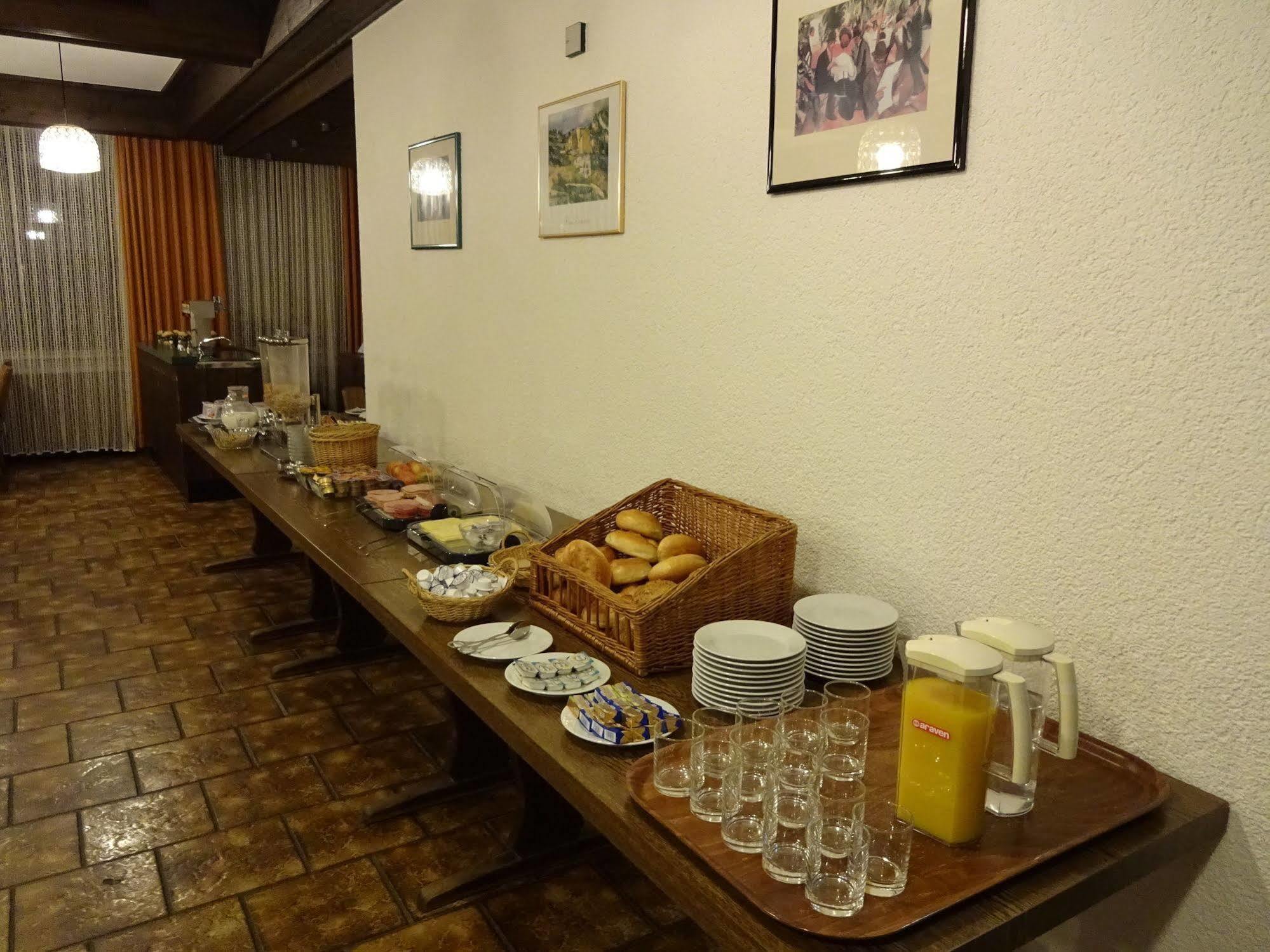 Gasthof Hotel Zum Ross Вертгейм Экстерьер фото
